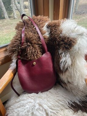 LINDQUIST OBJECT Savoie in Sumac or deep burgundy medium sized leather bag